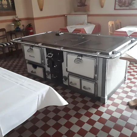 Deutsches Haus Hotell 3*